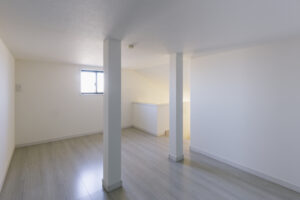 ホワイトモダンの家屋根裏