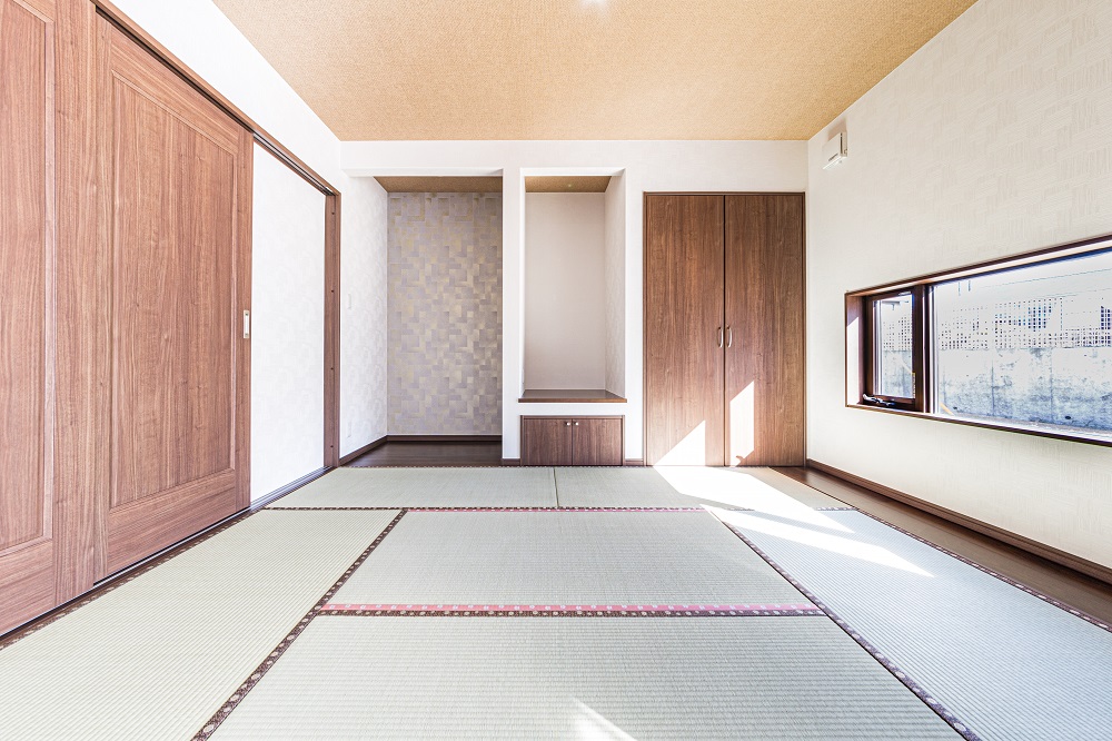 ロフトでくつろぐ大人スタイル