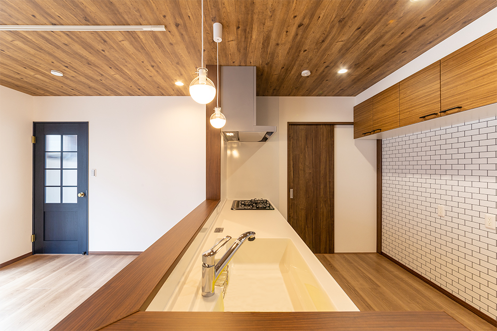 家事動線の良い対面キッチン