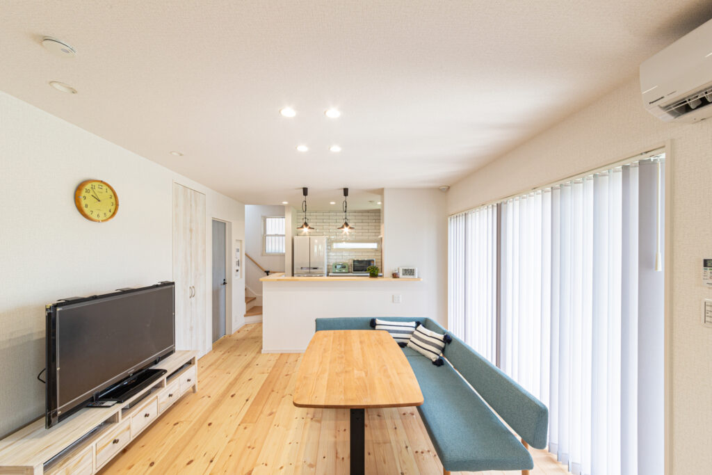 リビングからキッチンが見えない対面配置