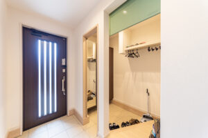 大きなシューズクローク