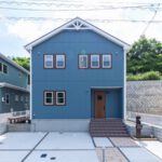 カリフォルニアテイストの青色のお家