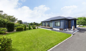 田舎と都会の中間地点を選定する